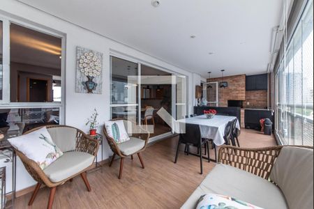 Apartamento à venda com 150m², 3 quartos e 3 vagas Apartamento à venda com 150m², 3 quartos e 3 vagasVaranda