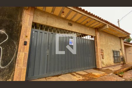 Casa para alugar com 150m², 2 quartos e 4 vagasFachada