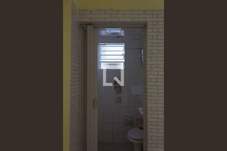 Banheiro de casa para alugar com 1 quarto, 16m² em Taboão, São Bernardo do Campo
