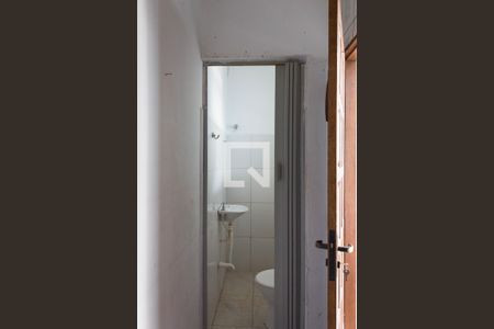 Banheiro de casa para alugar com 1 quarto, 16m² em Taboão, São Bernardo do Campo