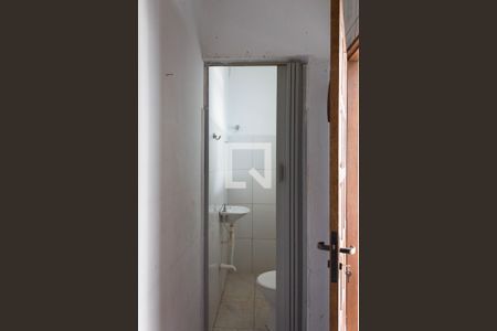 Banheiro de casa para alugar com 1 quarto, 23m² em Taboão, São Bernardo do Campo