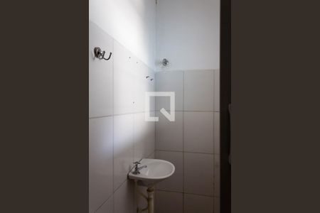 Banheiro de casa para alugar com 1 quarto, 23m² em Taboão, São Bernardo do Campo