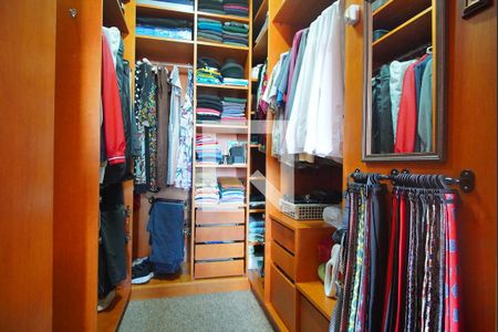 Casa à venda com 200m², 3 quartos e 2 vagasCloset