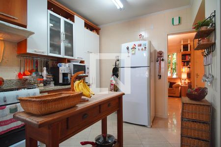 Cozinha  de casa à venda com 3 quartos, 200m² em São João, Porto Alegre