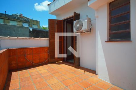 Casa à venda com 200m², 3 quartos e 2 vagasTerraço 