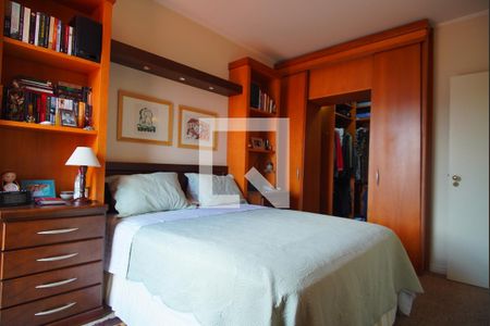 Casa à venda com 200m², 3 quartos e 2 vagasQuarto suíte 