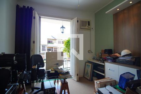 Casa à venda com 200m², 3 quartos e 2 vagasQuarto 2