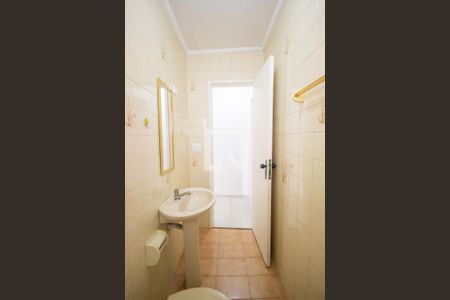 Casa para alugar com 42m², 1 quarto e sem vaga Casa para alugar com 42m², 1 quarto e sem vagaBanheiro