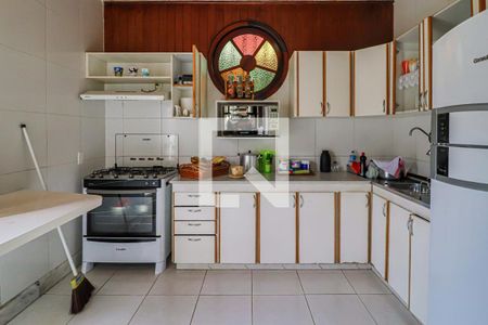 Casa à venda com 600m², 4 quartos e 5 vagasCozinha