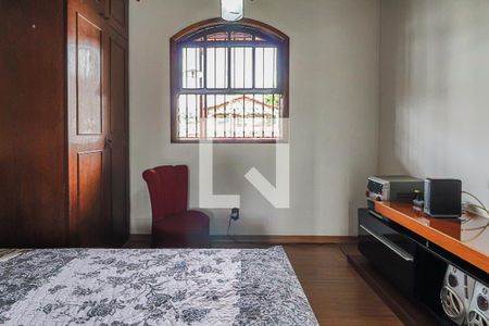 Casa à venda com 600m², 4 quartos e 5 vagasQuarto 3