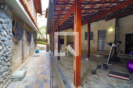 Casa à venda com 600m², 4 quartos e 5 vagasVarada