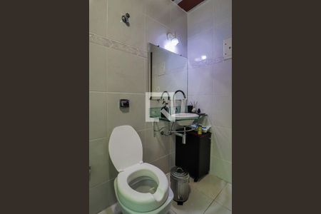 Casa à venda com 600m², 4 quartos e 5 vagasBanheiro do Corredor