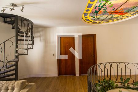 Sala de casa de condomínio para alugar com 4 quartos, 420m² em Alphaville, Santana de Parnaíba