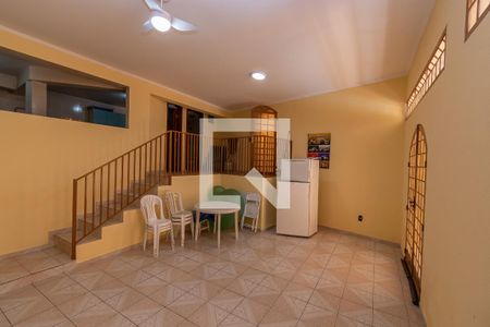 Casa à venda com 419m², 4 quartos e 4 vagasSalão de Festas