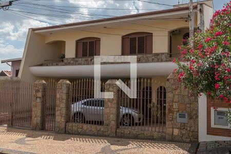 Casa à venda com 419m², 4 quartos e 4 vagasFachada