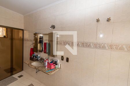 Casa à venda com 419m², 4 quartos e 4 vagasBanheiro da Suíte 1