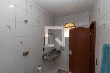 Casa à venda com 419m², 4 quartos e 4 vagasBanheiro da Suíte 2