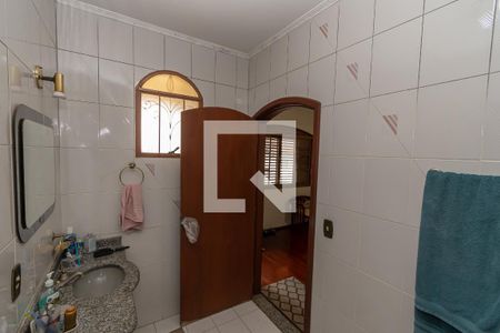 Casa à venda com 419m², 4 quartos e 4 vagasBanheiro da Suíte 2
