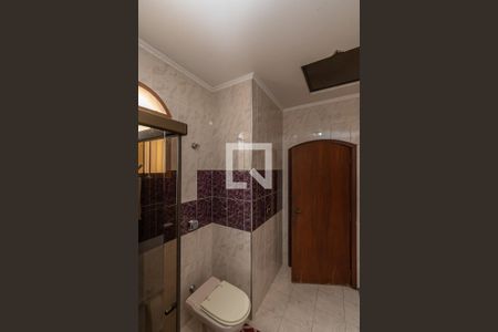 Casa à venda com 419m², 4 quartos e 4 vagasBanheiro Corredor