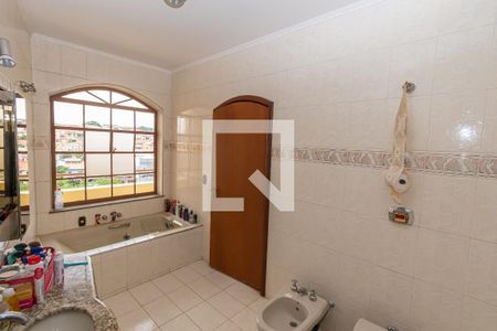 Casa à venda com 419m², 4 quartos e 4 vagasBanheiro da Suíte 1