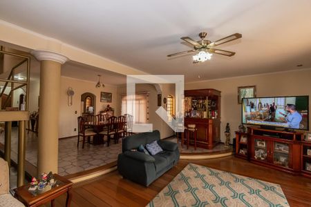 Casa à venda com 419m², 4 quartos e 4 vagasSala de TV