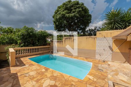 Casa à venda com 419m², 4 quartos e 4 vagasPiscina