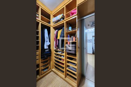 Apartamento à venda com 129m², 3 quartos e 2 vagasCloset da Suite