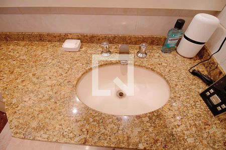 Apartamento à venda com 117m², 3 quartos e 3 vagasBanheiro da Suíte 1