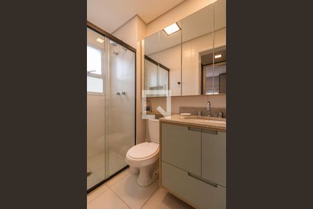 Banheiro de apartamento para alugar com 1 quarto, 52m² em Empresarial 18 do Forte, Barueri