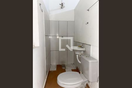Banheiro de casa para alugar com 1 quarto, 30m² em São Pedro, Osasco