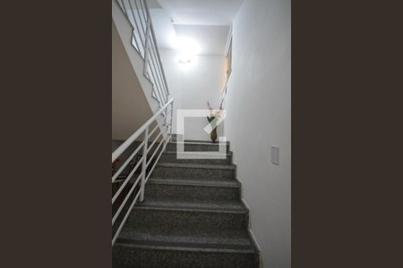 Apartamento para alugar com 40m², 2 quartos e 1 vagaEscada