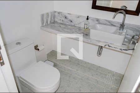 Casa de condomínio para alugar com 375m², 4 quartos e 4 vagas Casa de condomínio para alugar com 375m², 4 quartos e 4 vagasLavabo