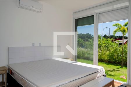 Casa de condomínio para alugar com 375m², 4 quartos e 4 vagas Casa de condomínio para alugar com 375m², 4 quartos e 4 vagasSuíte 02 - Dormitório