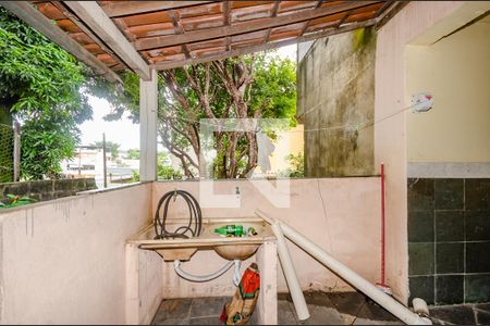 Casa à venda com 160m², 3 quartos e 2 vagas Casa à venda com 160m², 3 quartos e 2 vagasVaranda - Área de Serviço