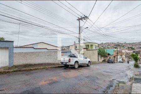Casa à venda com 160m², 3 quartos e 2 vagas Casa à venda com 160m², 3 quartos e 2 vagasFachada