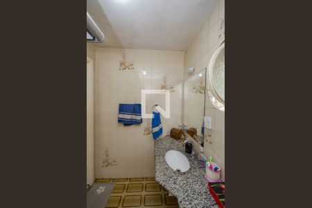 Casa à venda com 160m², 3 quartos e 2 vagas Casa à venda com 160m², 3 quartos e 2 vagasBanheiro Social 2