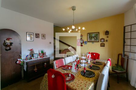 Casa à venda com 200m², 3 quartos e 4 vagas Casa à venda com 200m², 3 quartos e 4 vagasCopa