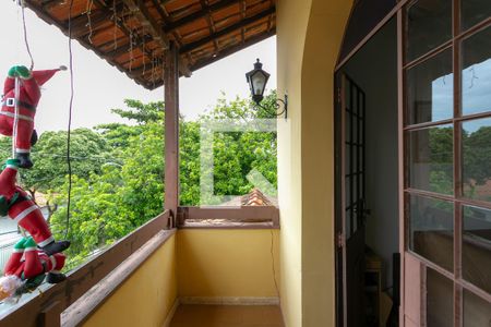 Casa à venda com 200m², 3 quartos e 4 vagas Casa à venda com 200m², 3 quartos e 4 vagasQuarto 4
