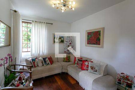 Sala de casa à venda com 3 quartos, 200m² em Cachoeirinha, Belo Horizonte