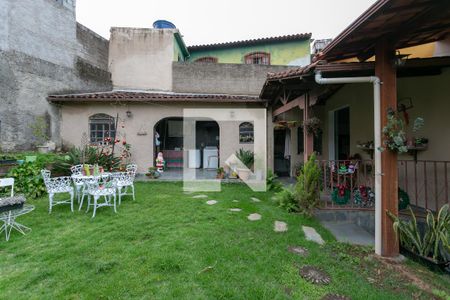 Casa à venda com 200m², 3 quartos e 4 vagas Casa à venda com 200m², 3 quartos e 4 vagasJardim