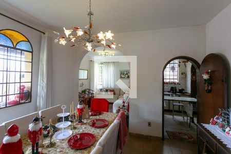 Casa à venda com 200m², 3 quartos e 4 vagas Casa à venda com 200m², 3 quartos e 4 vagasCopa