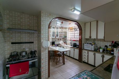 Casa à venda com 200m², 3 quartos e 4 vagas Casa à venda com 200m², 3 quartos e 4 vagasCozinha