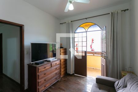 Casa à venda com 200m², 3 quartos e 4 vagas Casa à venda com 200m², 3 quartos e 4 vagasQuarto 4