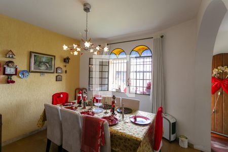 Casa à venda com 200m², 3 quartos e 4 vagas Casa à venda com 200m², 3 quartos e 4 vagasCopa