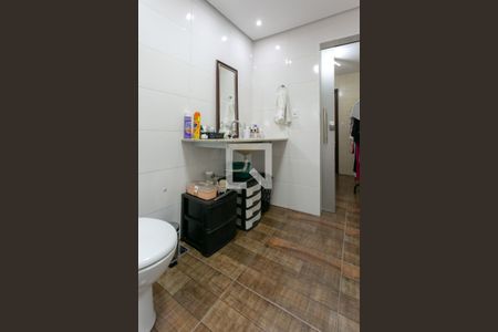 Casa à venda com 200m², 3 quartos e 4 vagas Casa à venda com 200m², 3 quartos e 4 vagasBanheiro da Suíte
