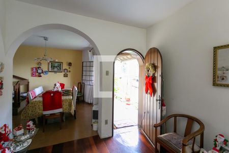 Sala de casa à venda com 3 quartos, 200m² em Cachoeirinha, Belo Horizonte