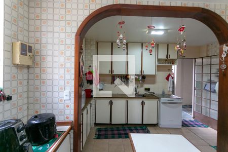Casa à venda com 200m², 3 quartos e 4 vagas Casa à venda com 200m², 3 quartos e 4 vagasCozinha