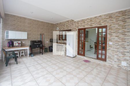 Casa à venda com 225m², 4 quartos e 4 vagasQuintal