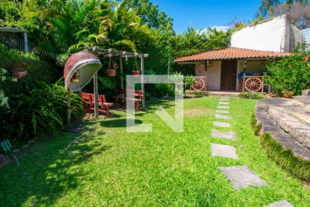 Casa à venda com 235m², 3 quartos e 2 vagasQuintal