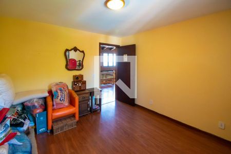 Casa à venda com 235m², 3 quartos e 2 vagasQuarto 2